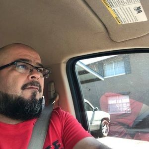 Meet your Posher, Tomas